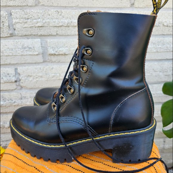 EUC Dr. Martens Leona Vintage Smooth Size 10 - Picture 2 of 13